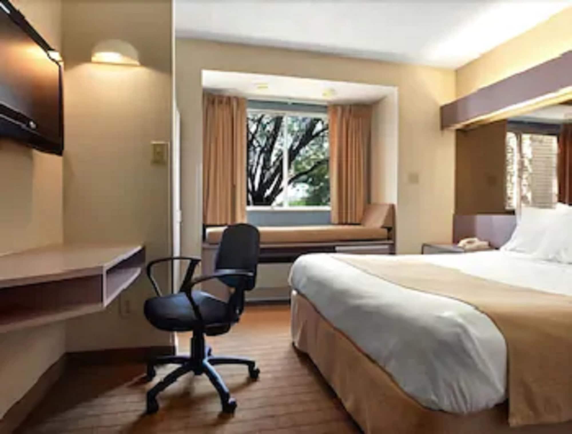 Microtel Inn By Wyndham Lexington Buitenkant foto