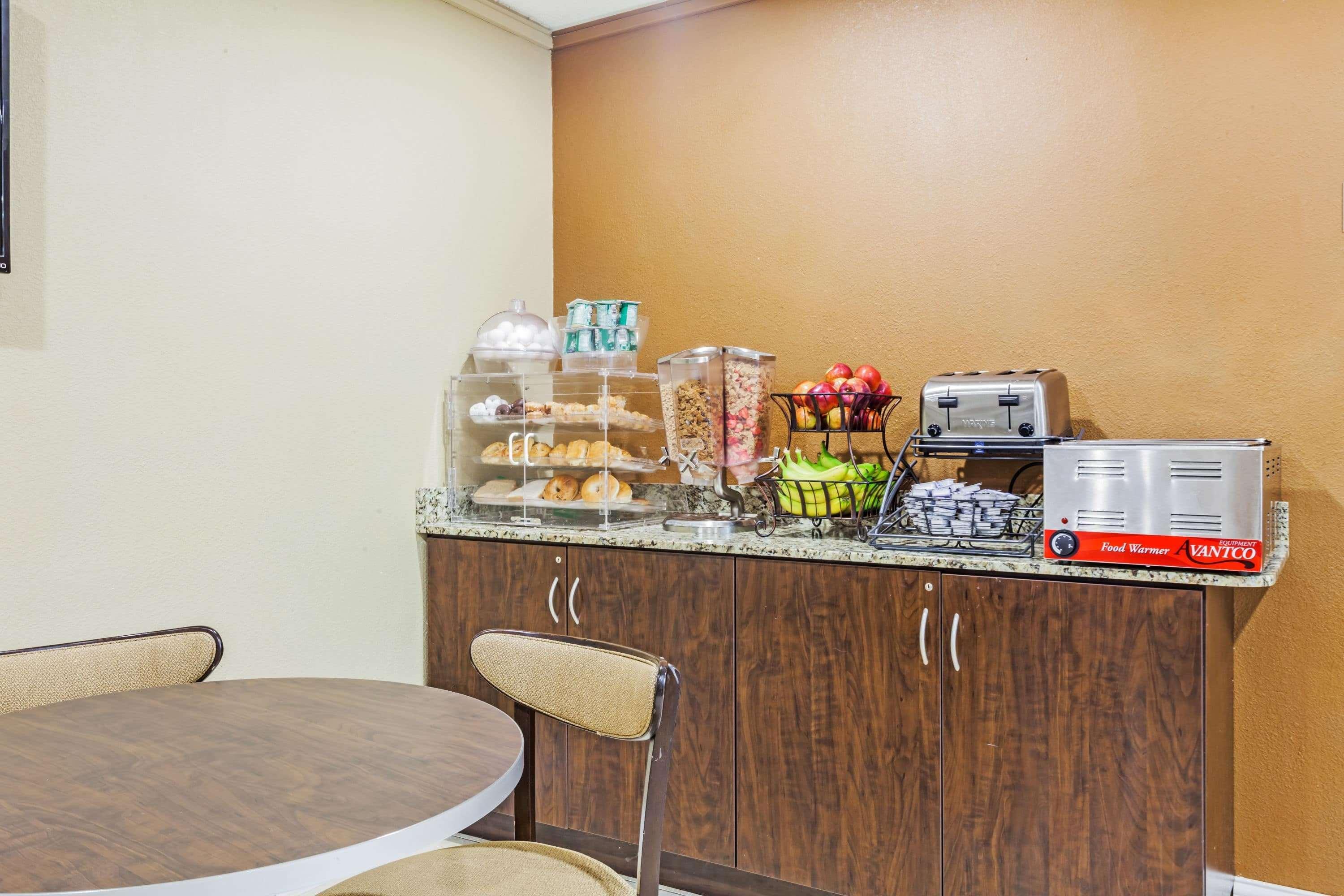 Microtel Inn By Wyndham Lexington Buitenkant foto